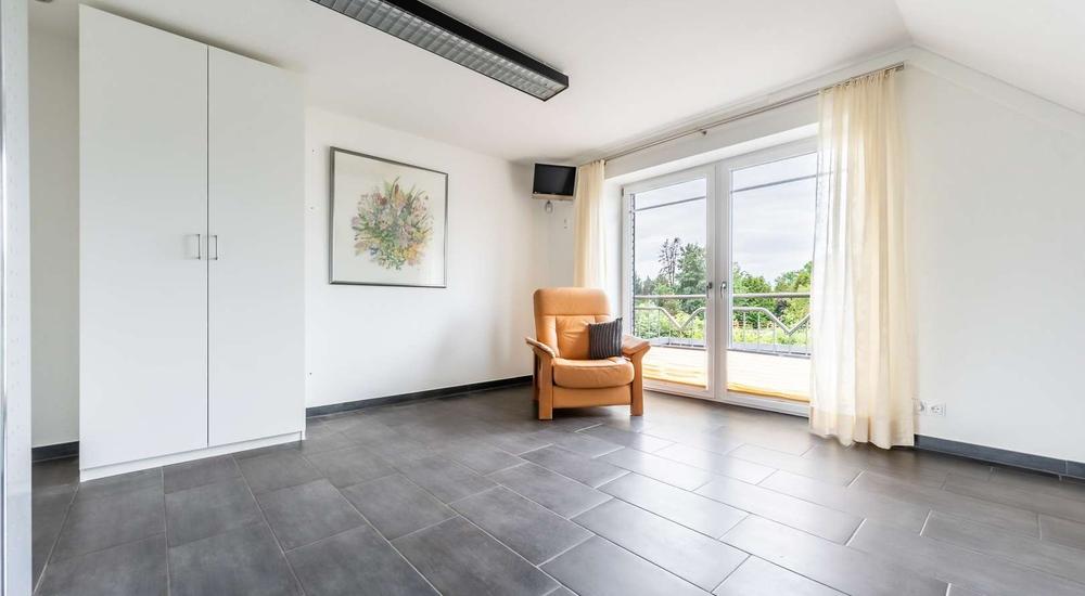 Zimmer 4 / HWR